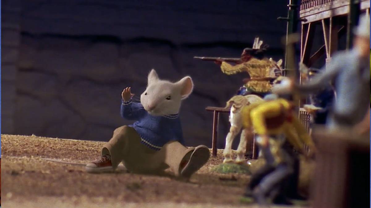 As aventuras de Stuart Little ajudaram a transformar o ratinho falante em um dos personagens mais lembrados dos filmes familiares do fim dos anos 1990. (Foto: Divulgação/Sony Pictures)