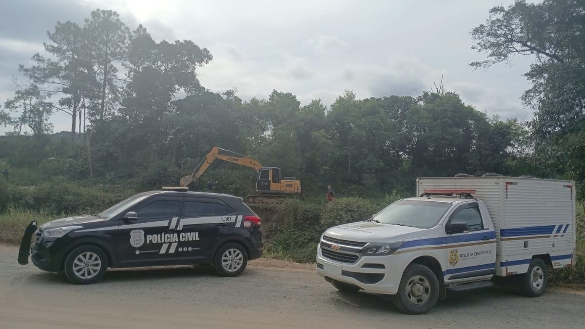 Operação em Araquari revela ossada em córrego
