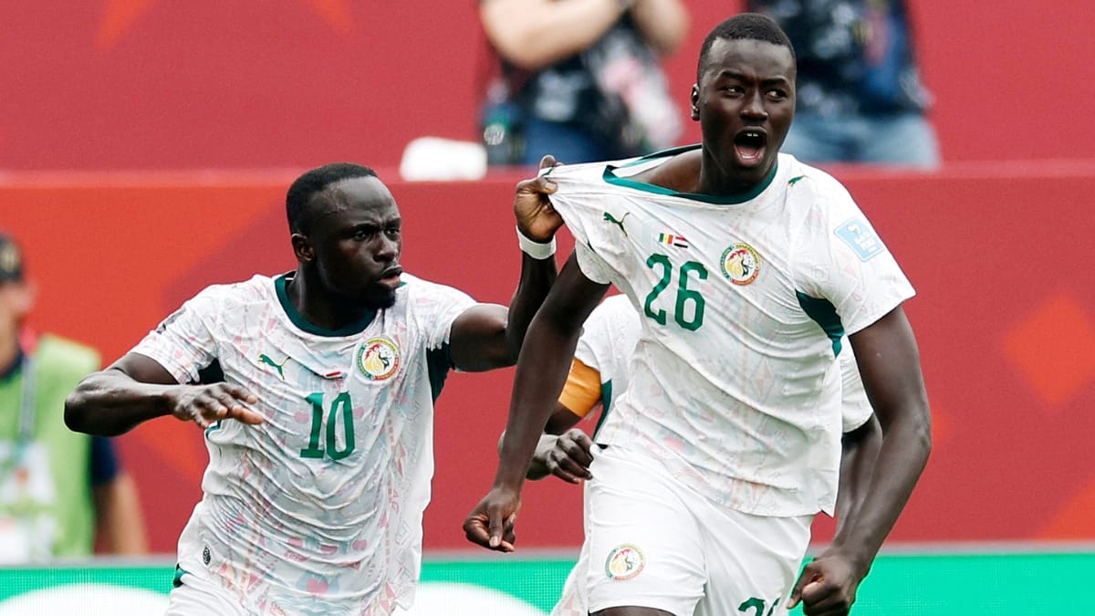 Senegal goleou o Iraque para ter saldo de gols (Foto: REUTERS)