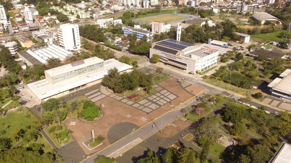 UFSC cai no ranking das melhores universidades do país, mas mantém top 10