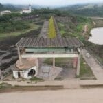 Após 40 dias parada, reforma da maior barragem contra enchentes de SC será retomada em meio a vaivém na Justiça