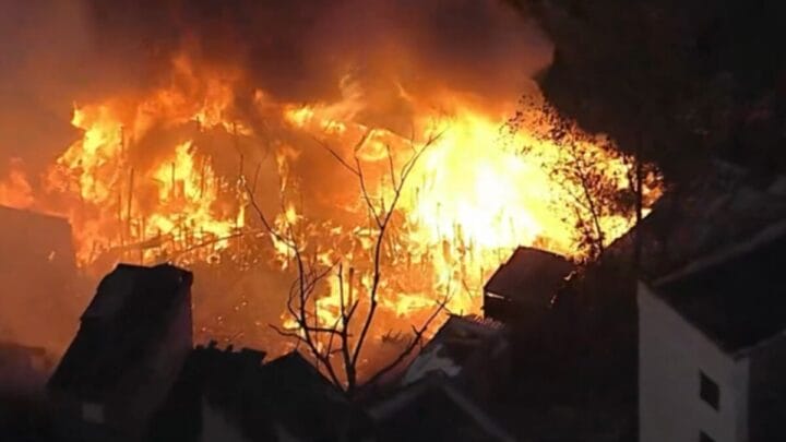 Incêndio atinge comunidade de Paraisópolis (Foto: GloboNews, Reprodução)
