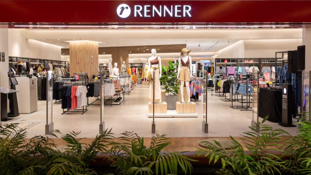 Viu alguma loja sem vitrine no shopping? Descubra a estratégia psicológica por trás do sumiço das fachadas e como isso afeta seu bolso.