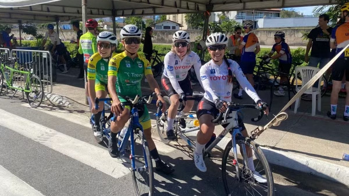 Ciclistas na Copa Brasil de Paraciclismo, em Brusque (Foto: Marcos Cassetari, NSC TV)