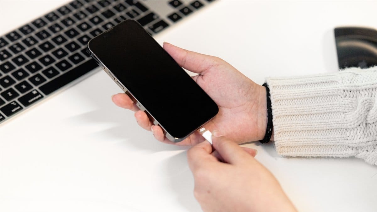 Tela de configurações mostrando recurso de proteção de bateria ativado em smartphone Android
