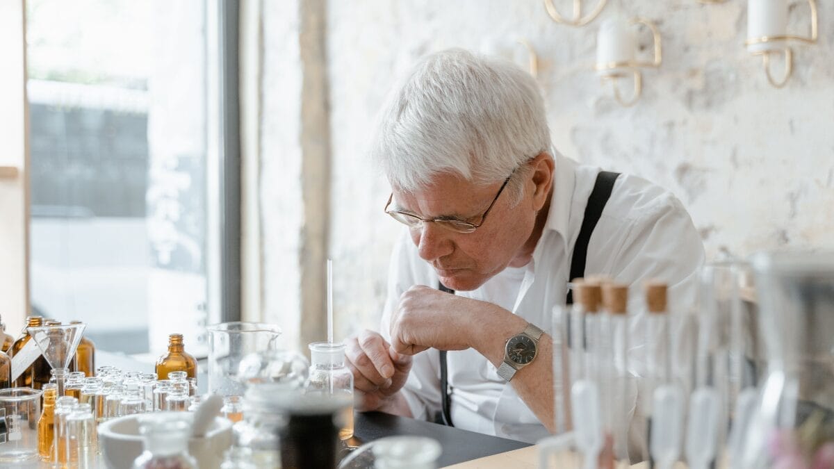 A rotina de autocuidado está mudando. Ingredientes, fragrâncias e tecnologia se unem para criar produtos que vão além da estética e valorizam o equilíbrio emocional (Foto: Pexels)
