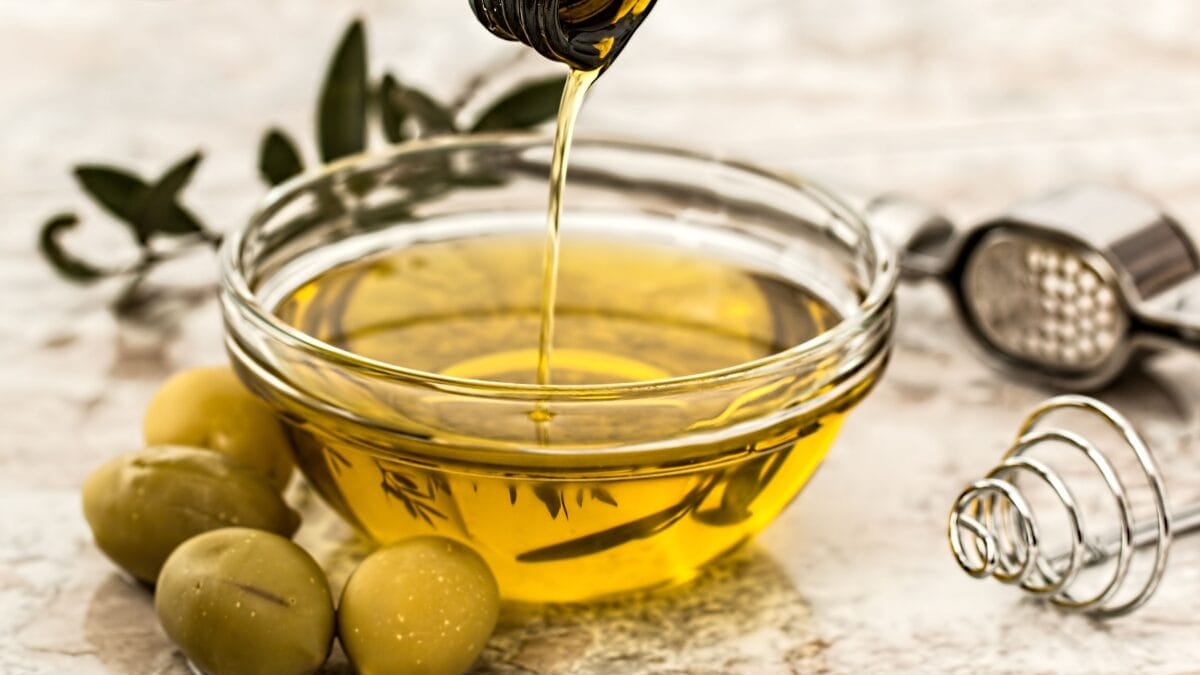 A tendência aposta na mistura de sabores e texturas, criando uma versão mais cremosa e diferente do café tradicional (Foto: Pexels)