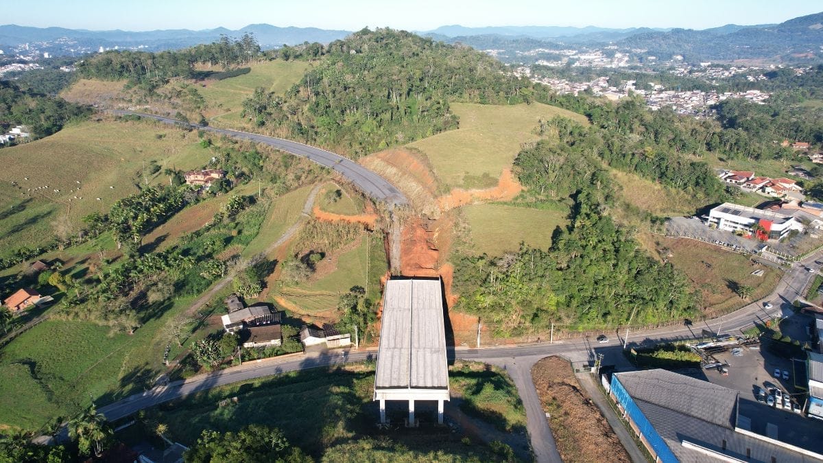Suspeita de irregularidades coloca prolongamento da Via Expressa em Blumenau na mira do TCE