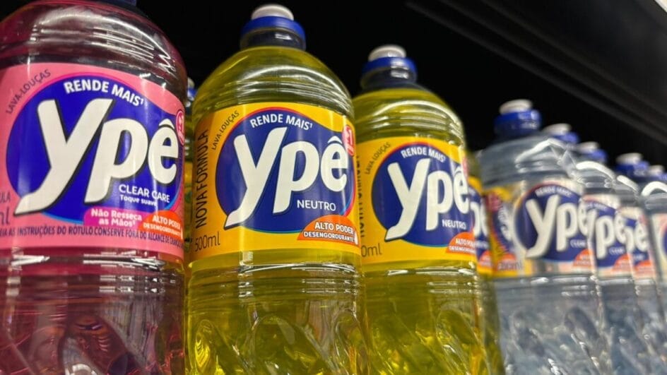 Produtos Ypê foram retirados dos mercados (Foto: Abinoan Santos, NSC Total)
