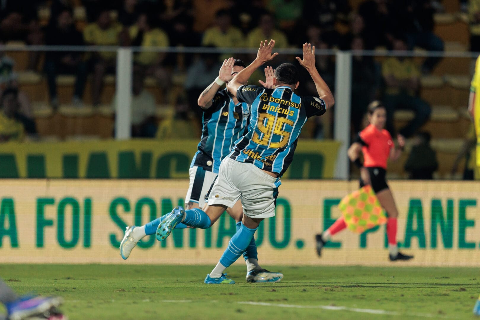 Grêmio enfrenta o Bolívar