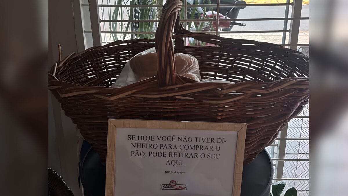 A infância difícil que inspirou família a dar pão de graça a quem não pode pagar em padaria de SC