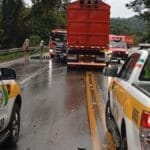 Jovem de 26 anos morre após BMW rodar na pista e bater contra caminhão na SC-418