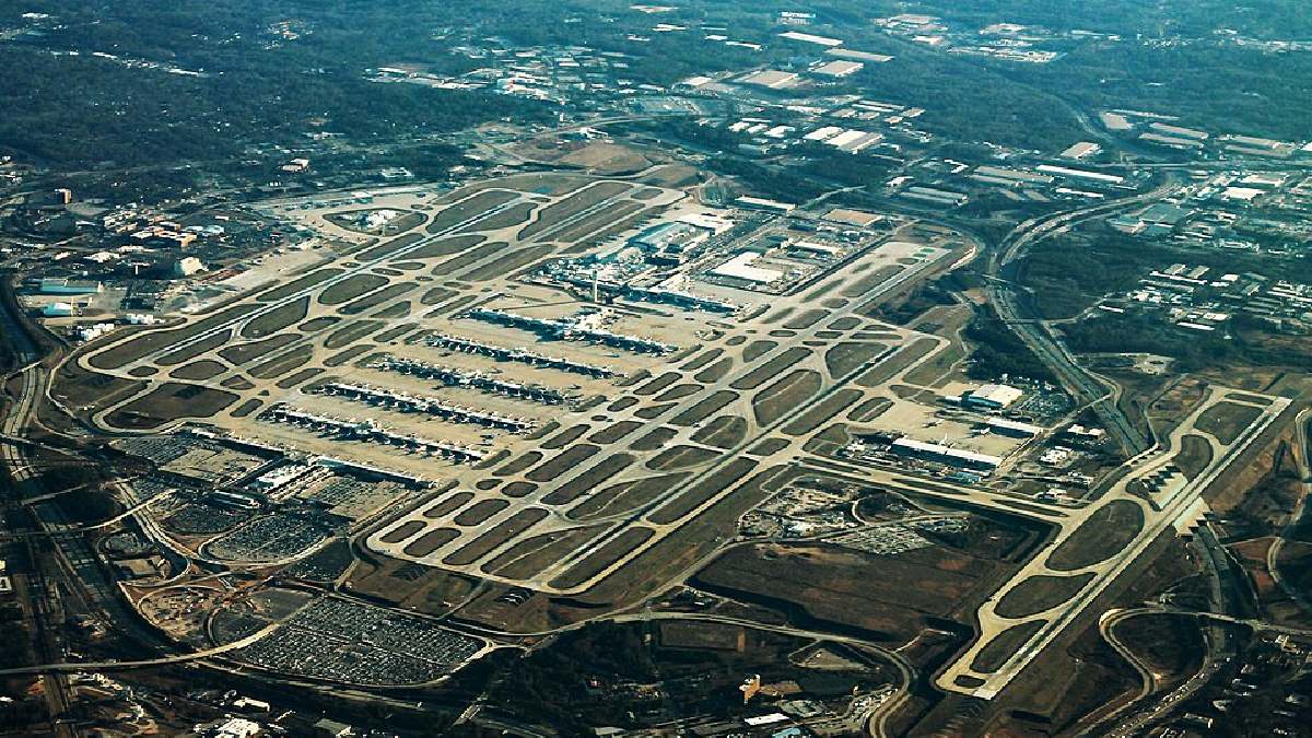 Aeroporto Internacional Hartsfield-Jackson Atlanta teve 106,3 milh&otilde;es de passageiros em 2025 (Foto: formulanone / Wikimedia Commons)