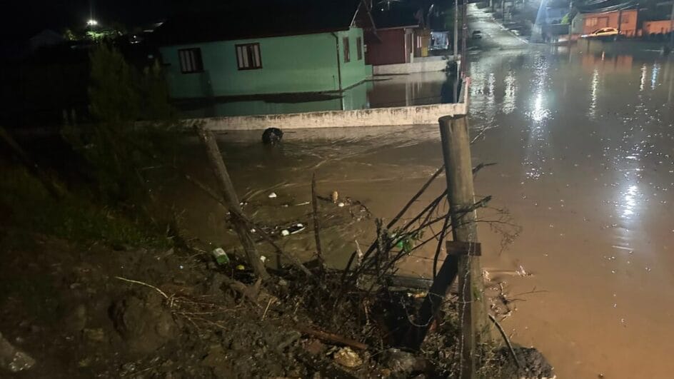 ruas alagadas em Bom Retiro