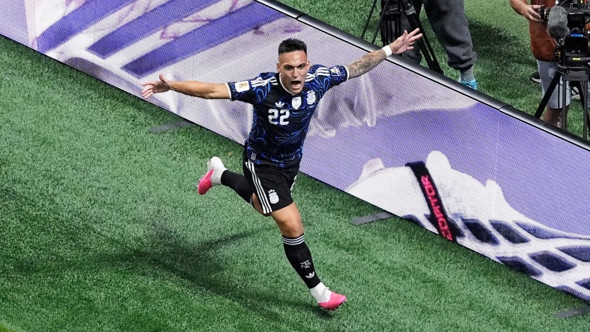 Lautaro Martínez marcou o gol da classificação (Foto: REUTERS)