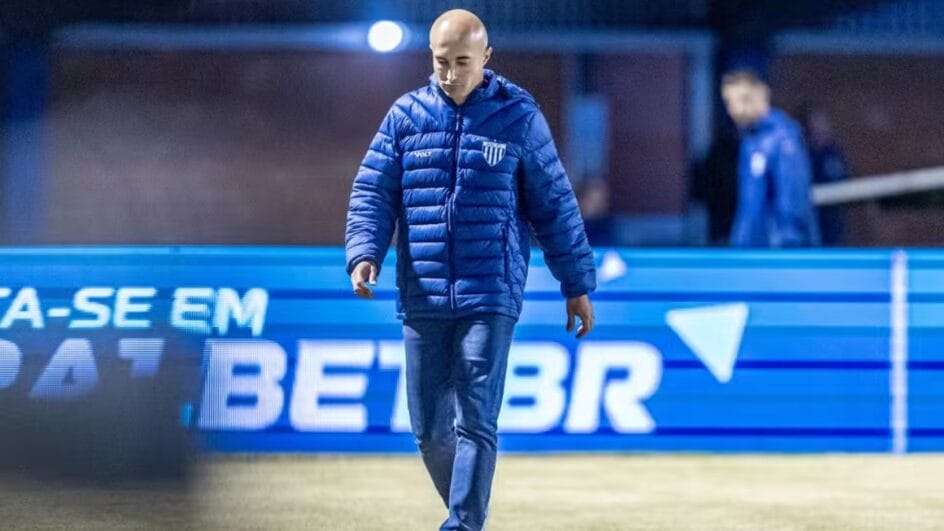 Cauan de Almeida não é mais técnico do Avaí (Foto: Fabiano Rateke, AFC)