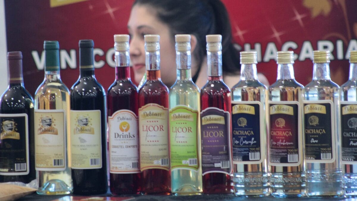 Cachaça Casa Debiasi, em Ipuaçu