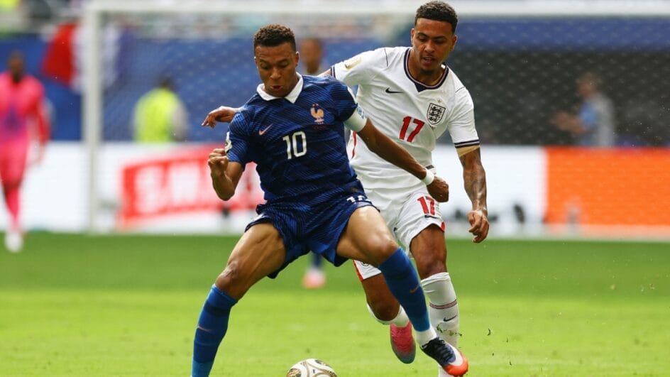 Morgan Rogers em ação pela Inglaterra na Copa do Mundo (Foto: REUTERS)