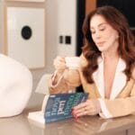 Claudia Raia recomenda livro que revela sinais ignorados da perimenopausa que pode começar aos 30 anos: “Corpo já está tentando dizer alguma coisa”