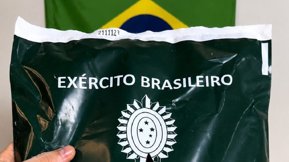 Feita para missões e emergências, a ração operacional traz um pouco de tudo em doses individuais (Foto: Reprodução / Instagram / scolf_army)