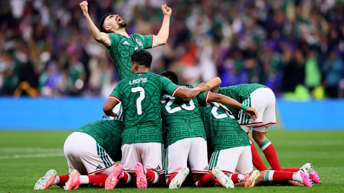 Seleção do México conseguiu a classificação na noite de terça (Foto: REUTERS)