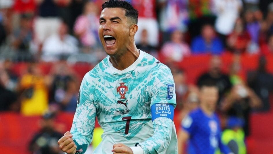CR7 marcou pela primeira vez no mata-mata (Foto: REUTERS)