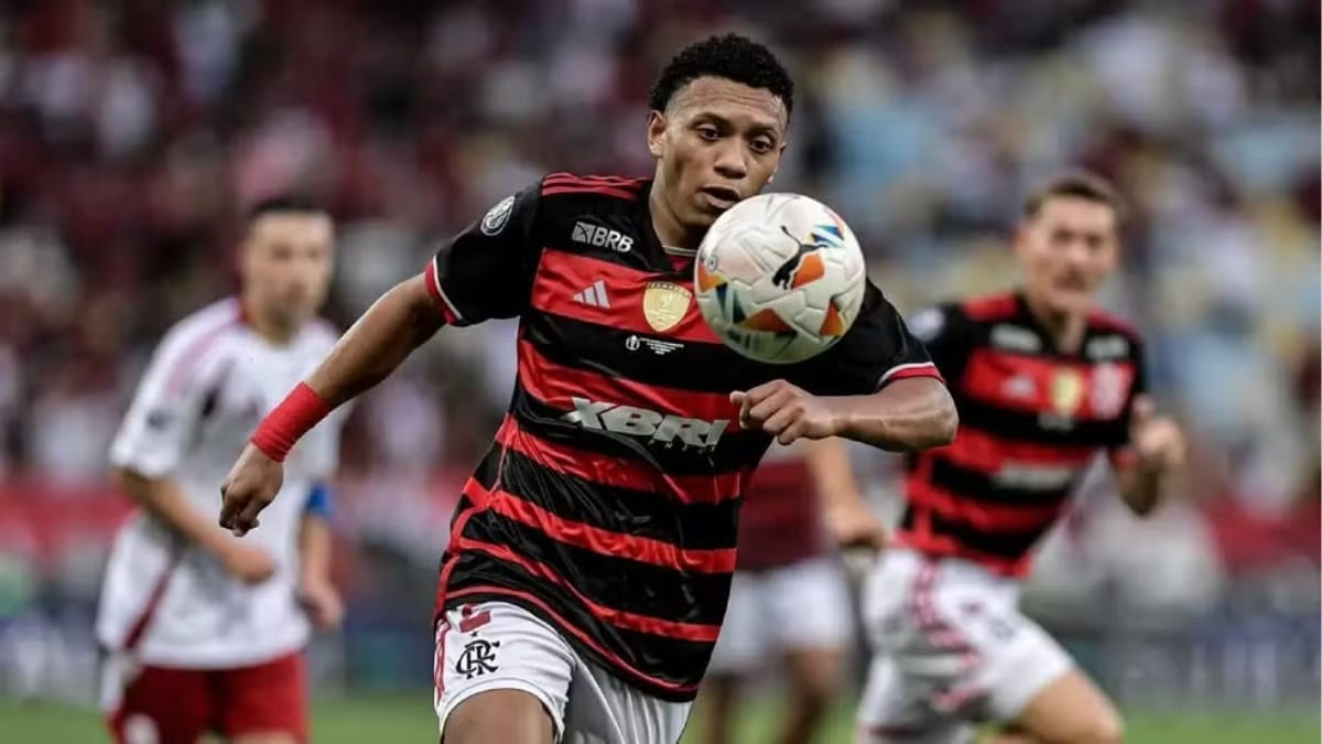 Lateral do Flamengo tem lesão na coxa e desfalca equipe na intertemporada