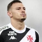 Ex-Vasco, Hugo Moura é anunciado no time do técnico Fábio Carille