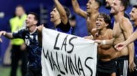 Comemoração ocorreu após a vitória nas semifinais da Copa do Mundo (Foto: REUTERS)