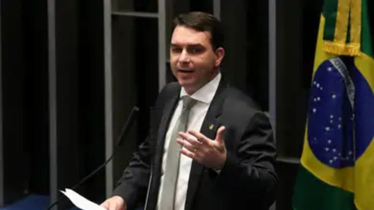 A carreira política de Flávio Bolsonaro foi marcada por investigações e controvérsias (Foto Divulgação, Agência Brasil)