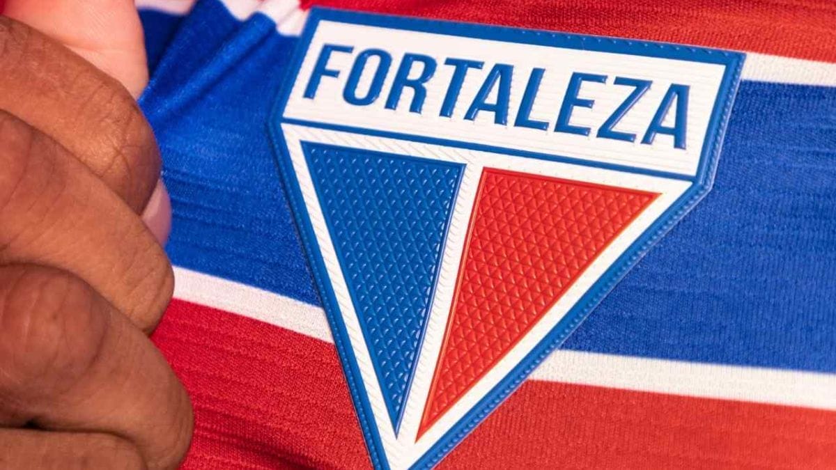 SAF da Série B vai ao mercado e anuncia técnico campeão mundial para o lugar de Thiago Carpini