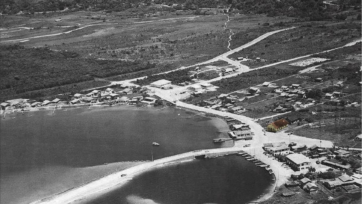 Foto aérea da Lagoa da Conceição nos anos 60 (Foto: Divulgação, Fotos Antigas da Grande Florianópolis)