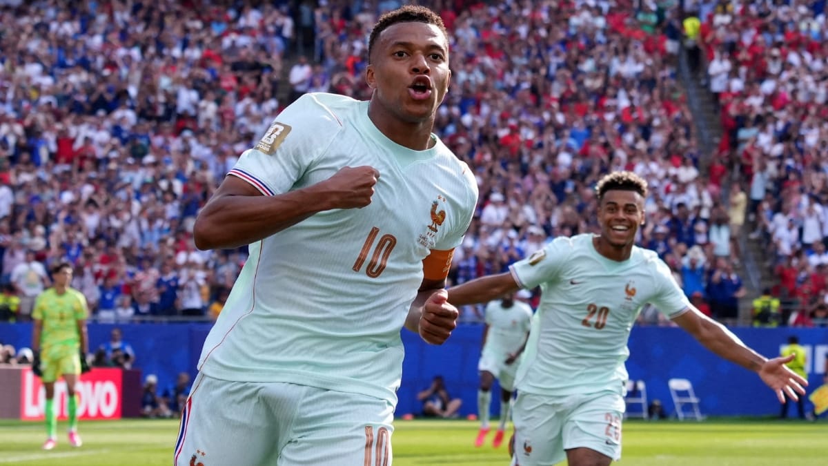 França e Espanha entram em campo pela Copa do Mundo (Foto: REUTERS)