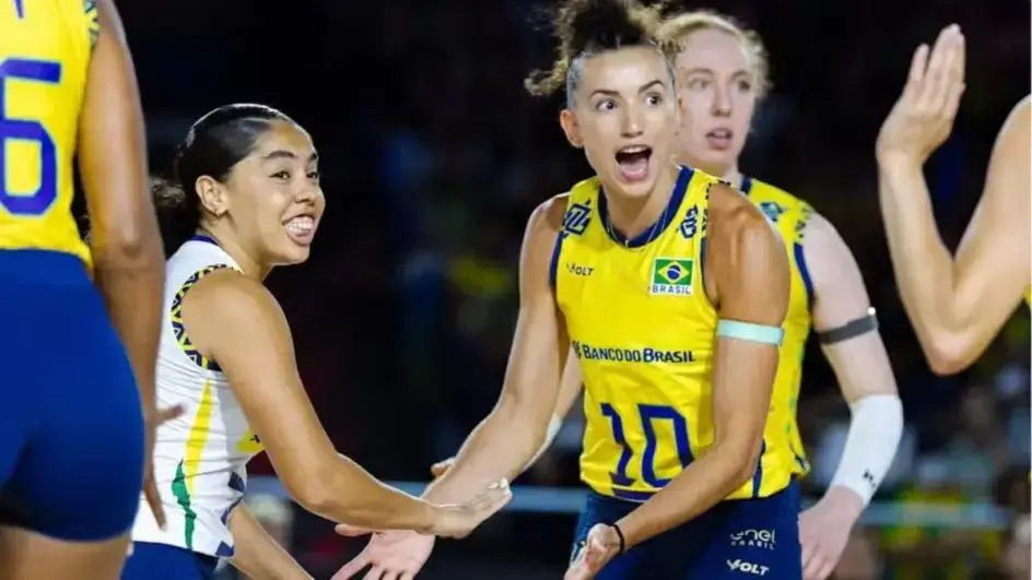 Gabi Guimarães em ação pela Seleção Brasileira de Vôlei