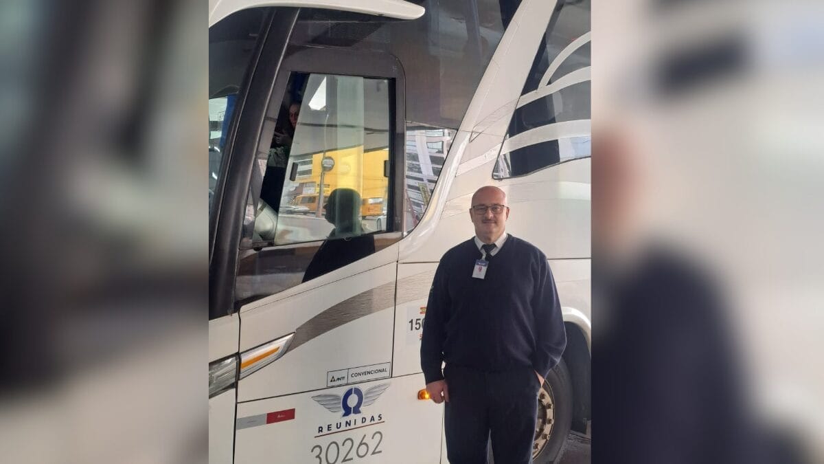 Conheça o motorista de SC que conquista passageiros com empatia e virou exemplo nas estradas