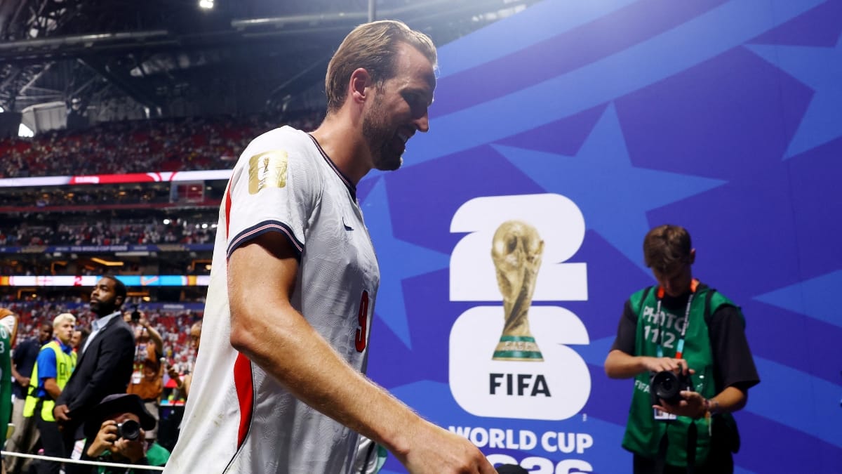 Harry Kane na saída do campo após classificação para as oitavas de final
