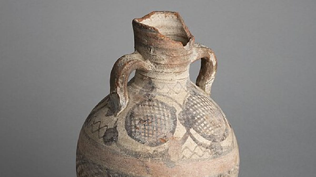 Os arqueólogos também recuperaram vasos de cerâmica, ânforas, lamparinas, pratos, bacias de pedra e altares de calcário (Foto: Museo Egizio / Wikimedia Commons)