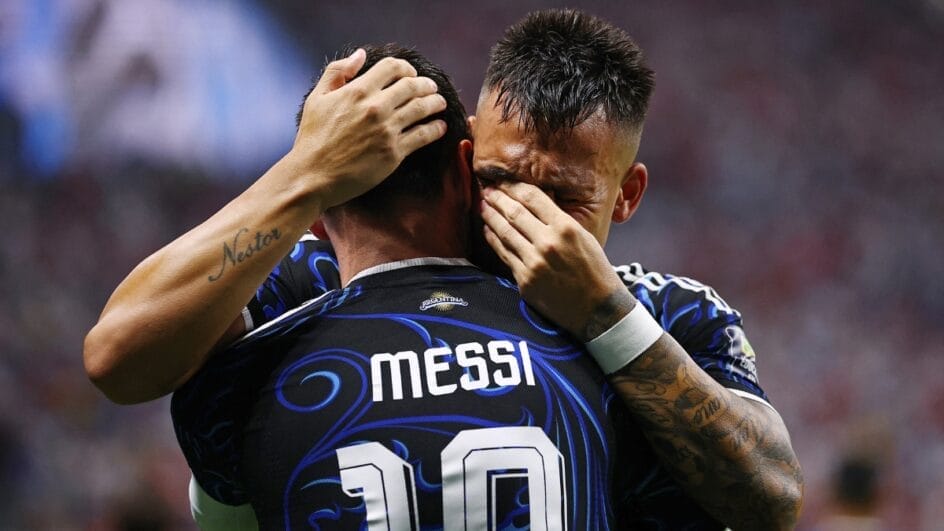 Lautaro Martínez marcou o gol da classificação argentina (Foto: REUTERS)