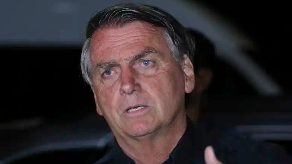Presidente Jair Bolsonaro fala com a imprensa no Palácio da Alvarada sobre o resultado das eleições
