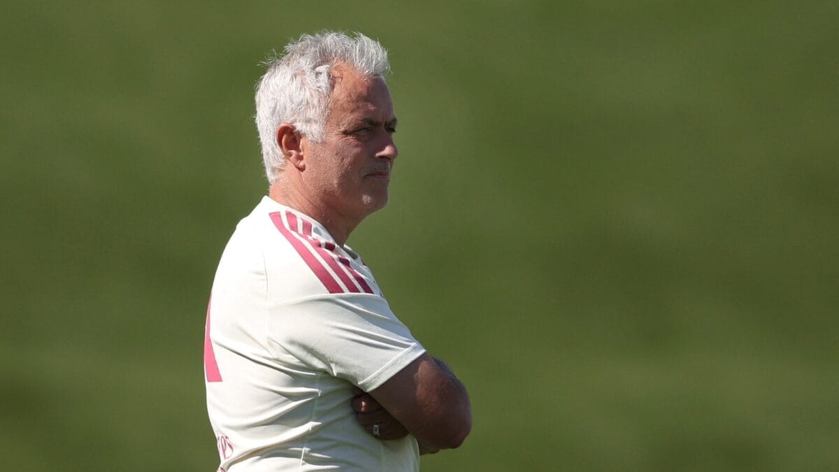 Real Madrid acerta venda de atacante para a Premier League e confirma mais uma saída na reformulação de Mourinho