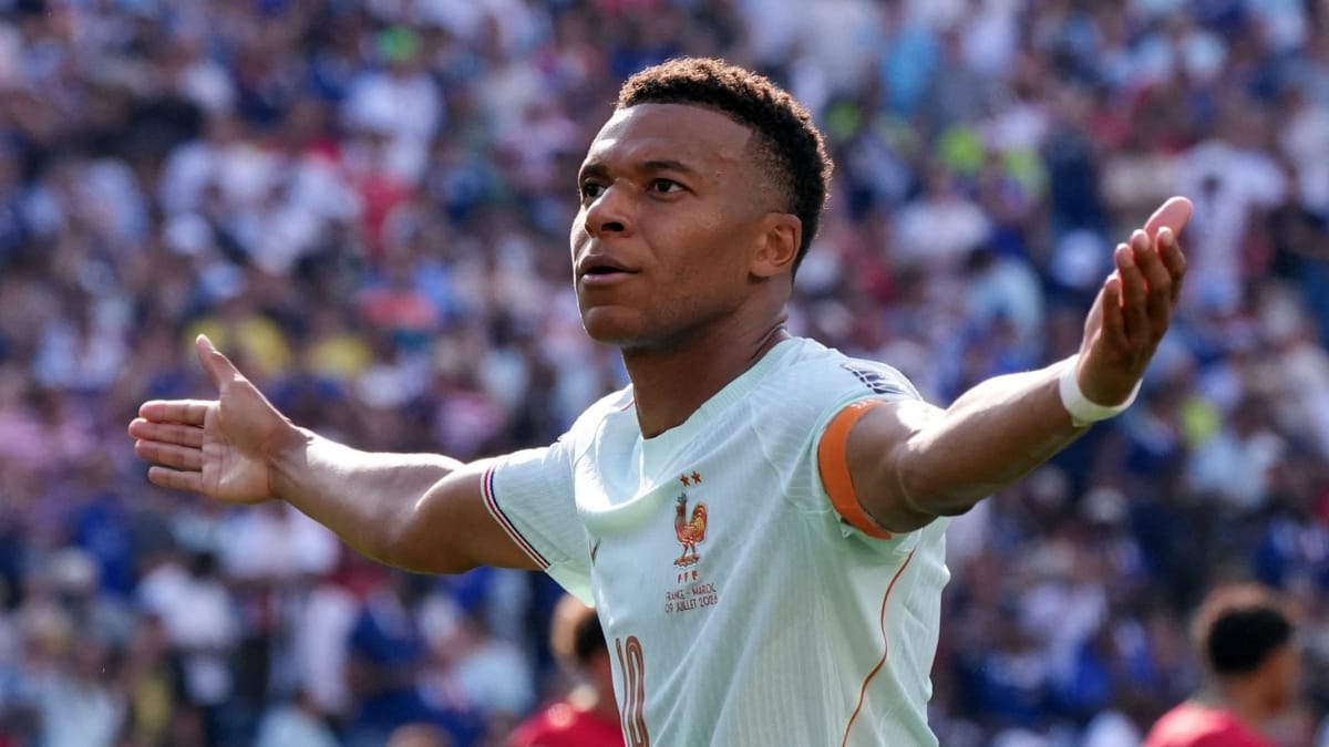 Kylian Mbappé marcou mais um na campanha francesa (Foto: REUTERS)