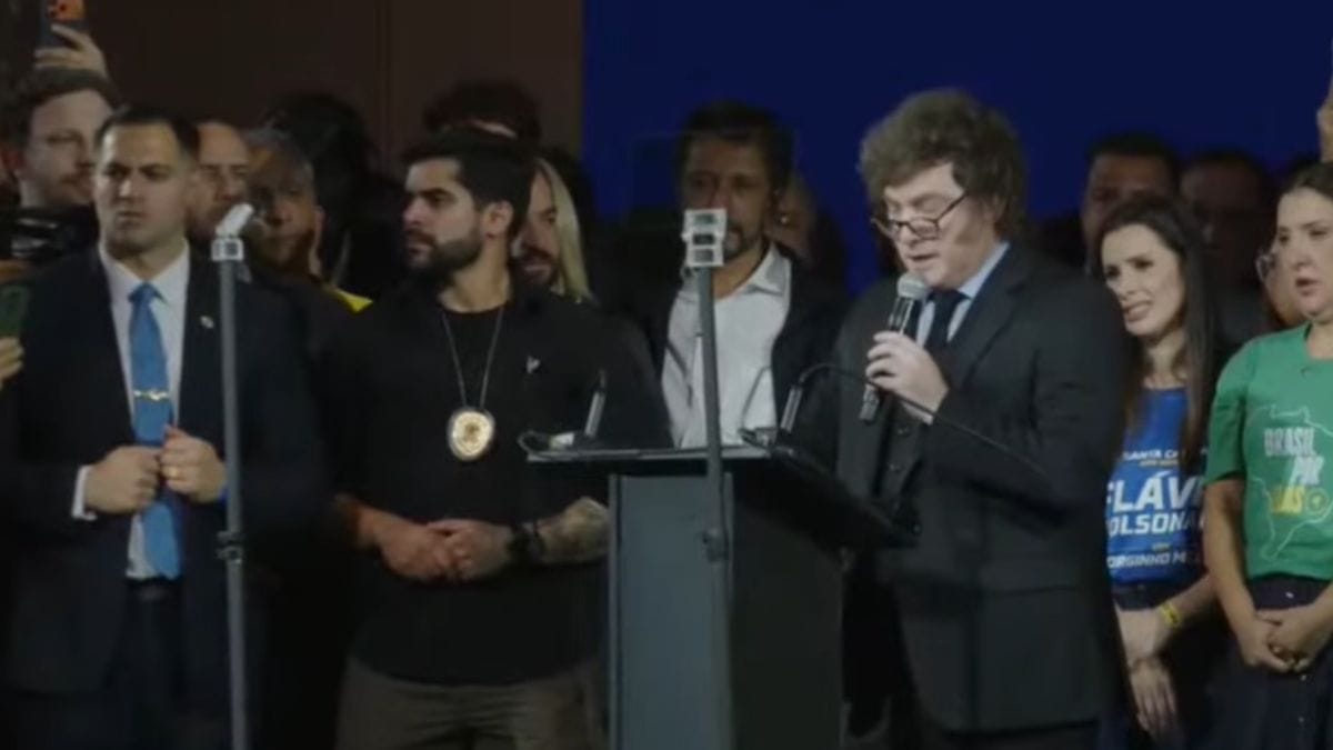 Milei participa de convenção que oficializa Flávio Bolsonaro como candidato à Presidência (Foto Divulgação, Youtube)