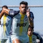 Aos 35 anos, Tiquinho Soares é anunciado em novo clube após deixar o Santos