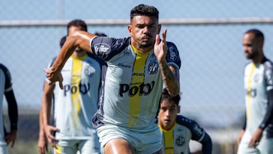 Tiquinho Soares treina com Mirassol (Foto: JP Pinheiro, Agência Mirassol)