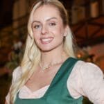 A corretora de imóveis quer a realeza: conheça Mônica Flissak, candidata a rainha da Oktoberfest Blumenau 2027