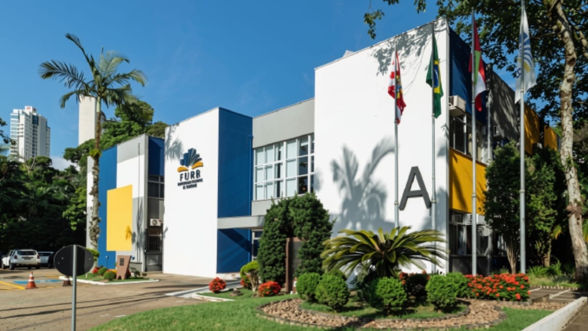 Região: Semana acadêmica de Ciências Sociais da Furb debate democracia, educação e inteligência artificial em Blumenau