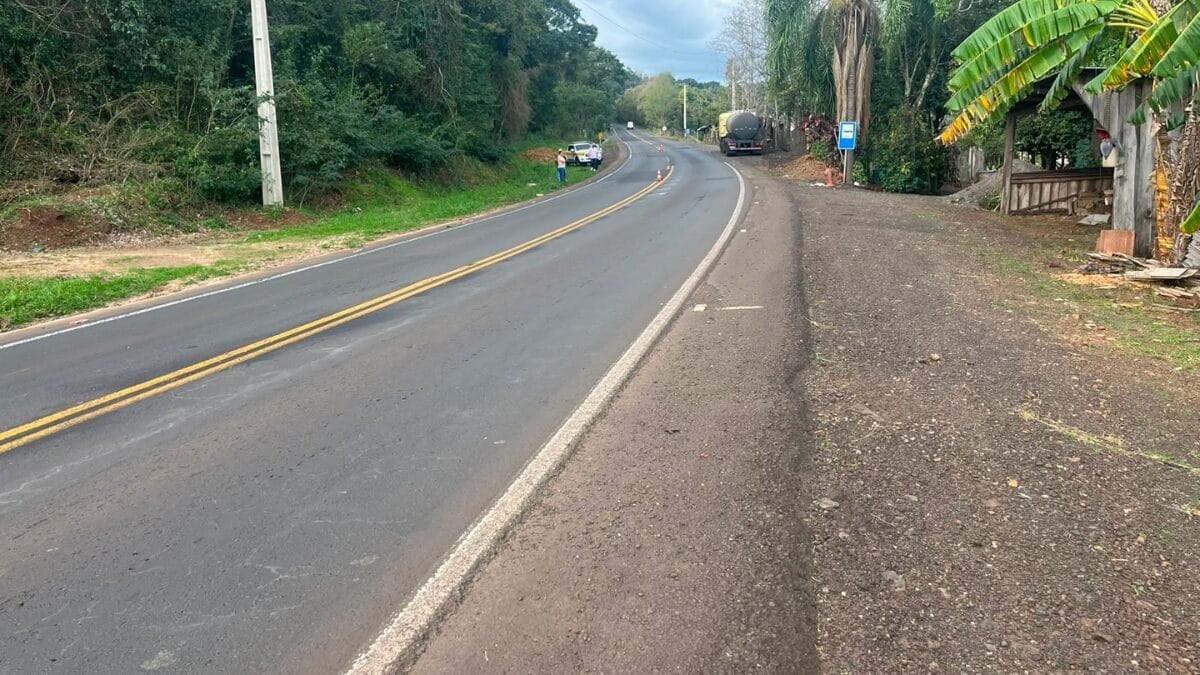 Motociclista morre após tentar ultrapassagem em curva proibida em SC
