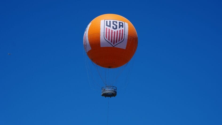 Balão com o logo da seleção dos EUA (Foto: IMAGN IMAGES via Reuters Connect)