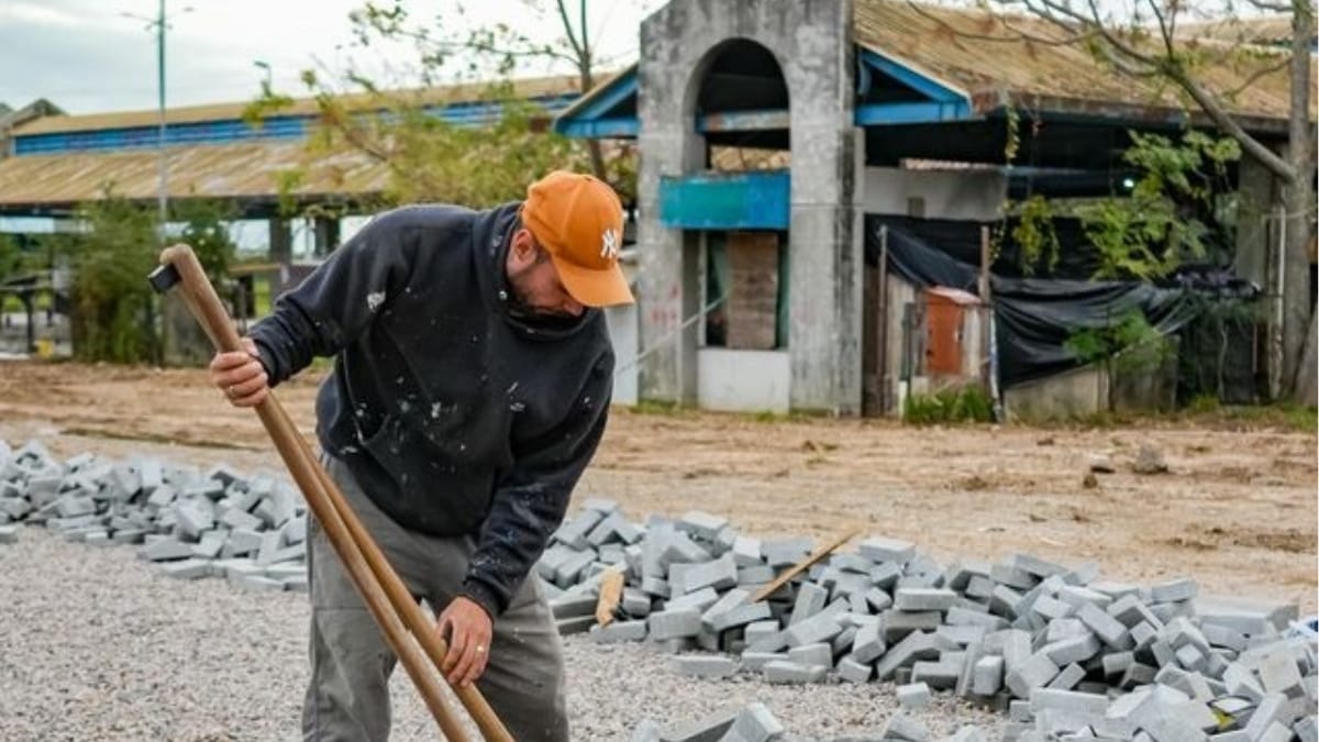 O projeto vai abrigar as 20 famílias que vivem no local (Foto: Divulgação. Felipe Szterling, PMF)