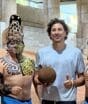 Uma semana após o anúncio da aposentadoria, goleiro Ochoa volta aos campos para modalidade curiosa: “Um pouco de brincadeira, muita história”